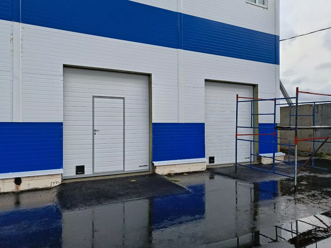 Промышленные ворота секционные ISD01 2500х3000