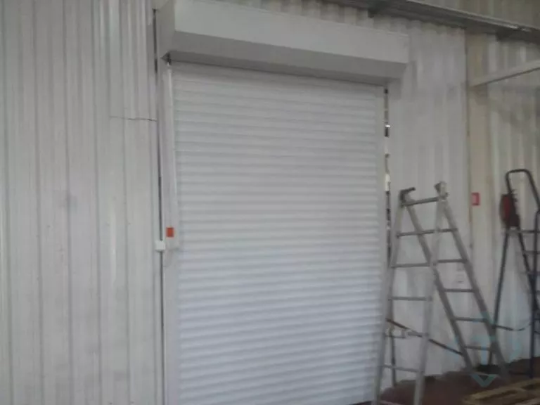 Роллетные ворота DoorHan с противопожарной шторой в Потанино